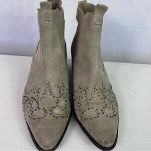 Matisse Amuse Society Boots Women 9.5 Taupe Studded Western Suede Leather